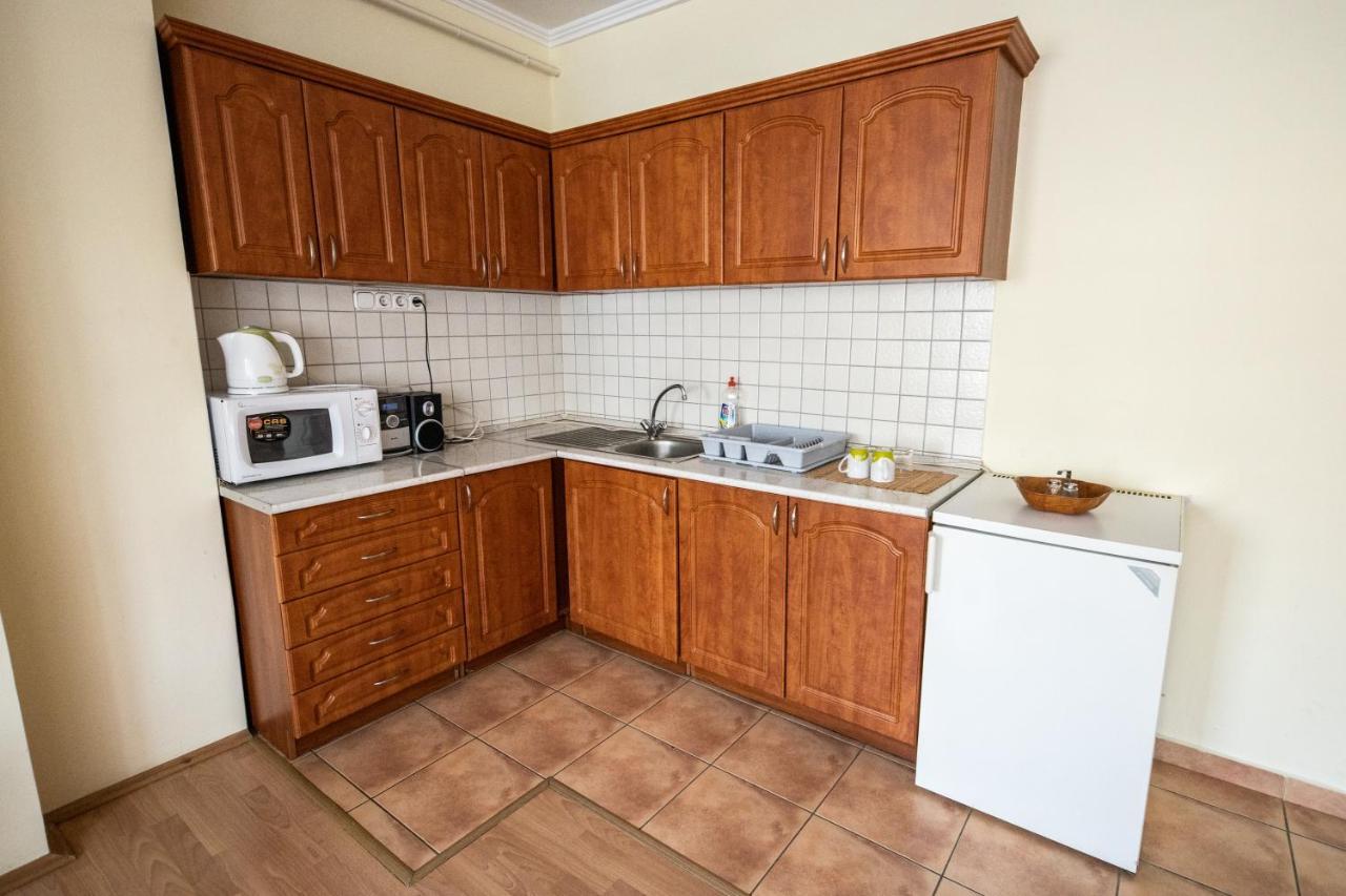 Апартаменты Elit Apartman Дебрецен Экстерьер фото