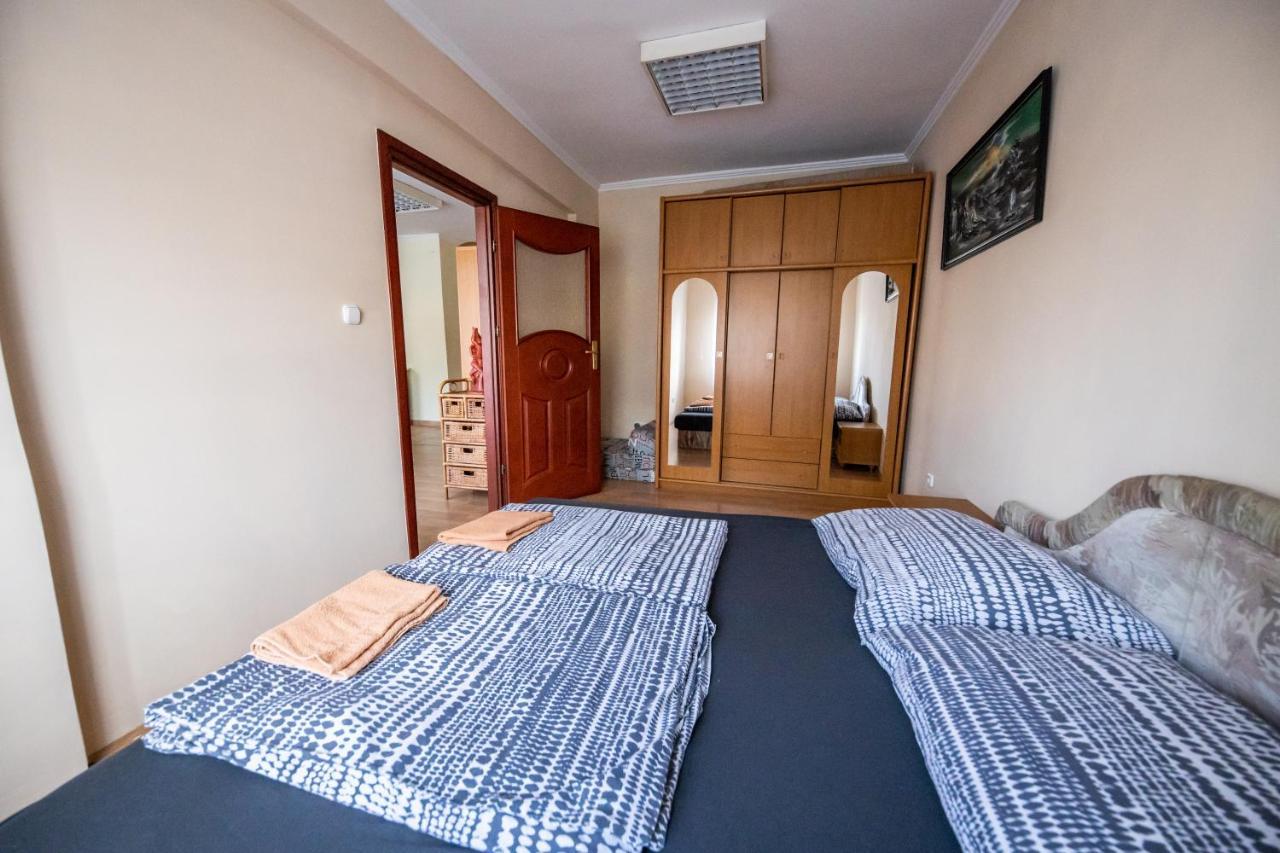 Апартаменты Elit Apartman Дебрецен Экстерьер фото
