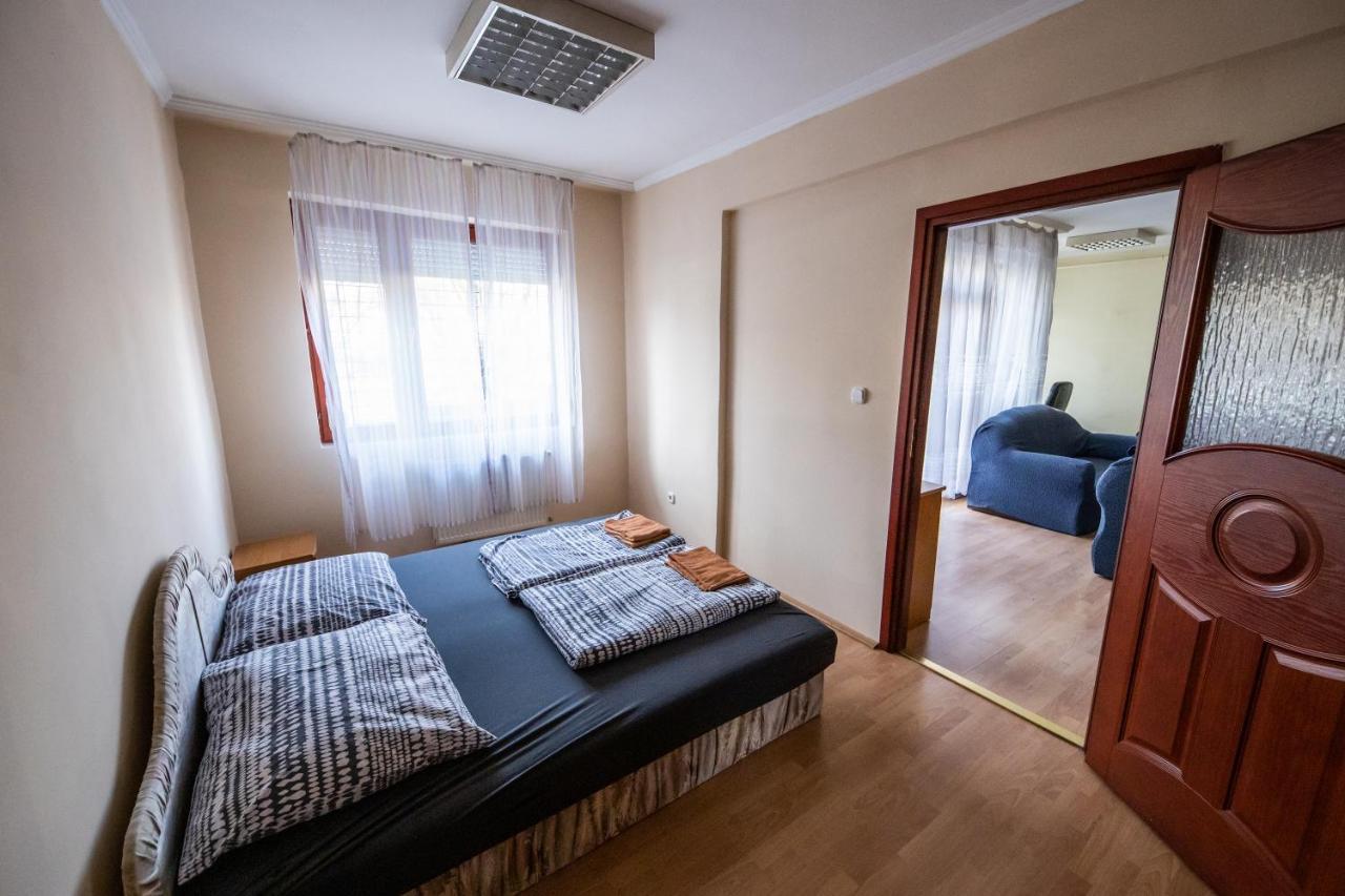 Апартаменты Elit Apartman Дебрецен Экстерьер фото