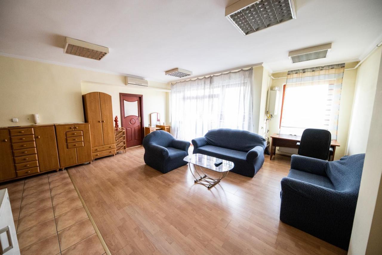 Апартаменты Elit Apartman Дебрецен Экстерьер фото