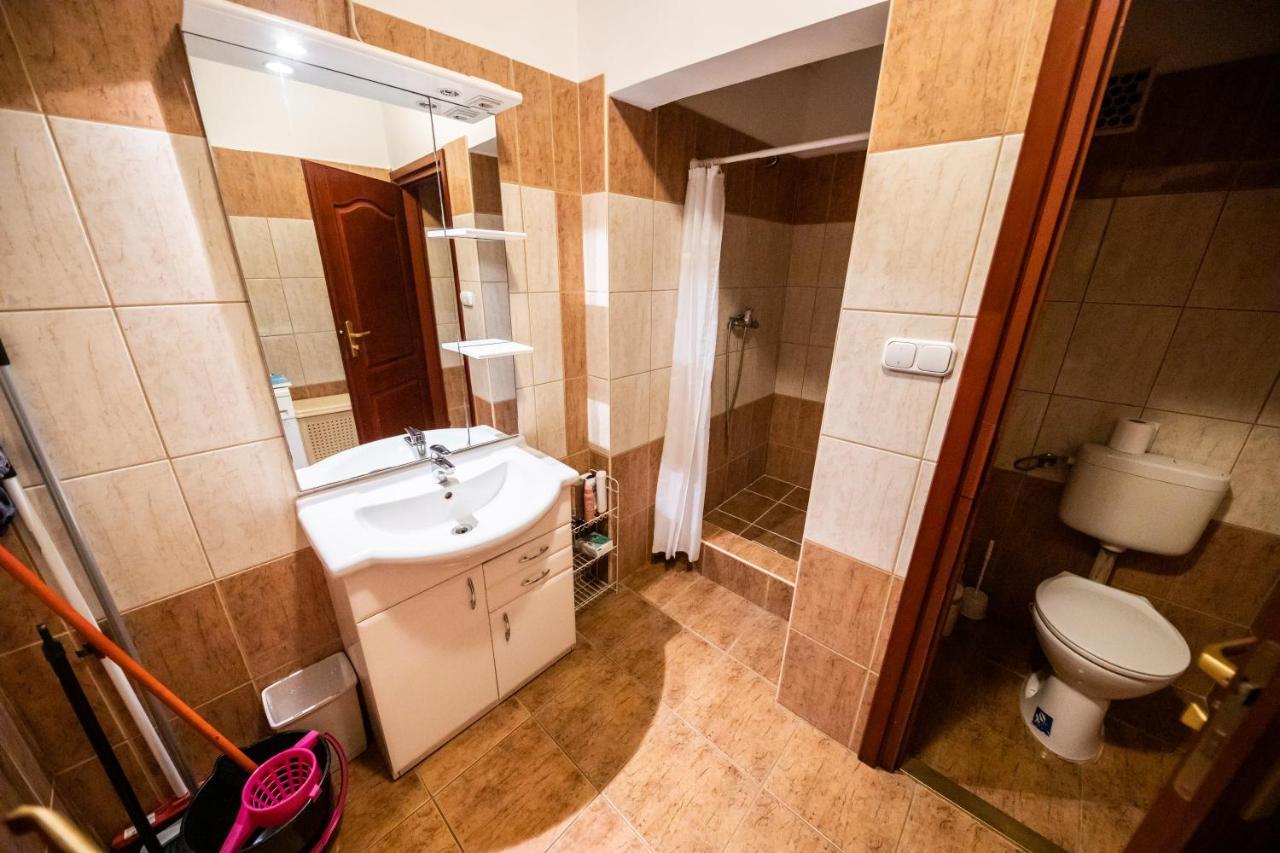 Апартаменты Elit Apartman Дебрецен Экстерьер фото